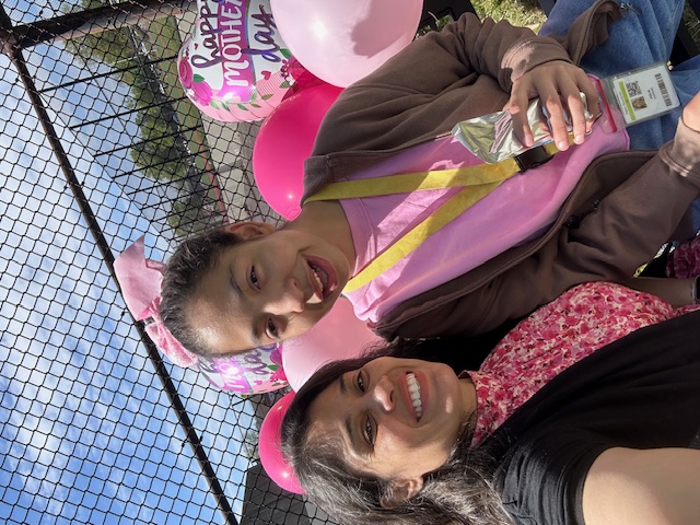 Julia, maker at Skies Styles y Smiles, photo 2